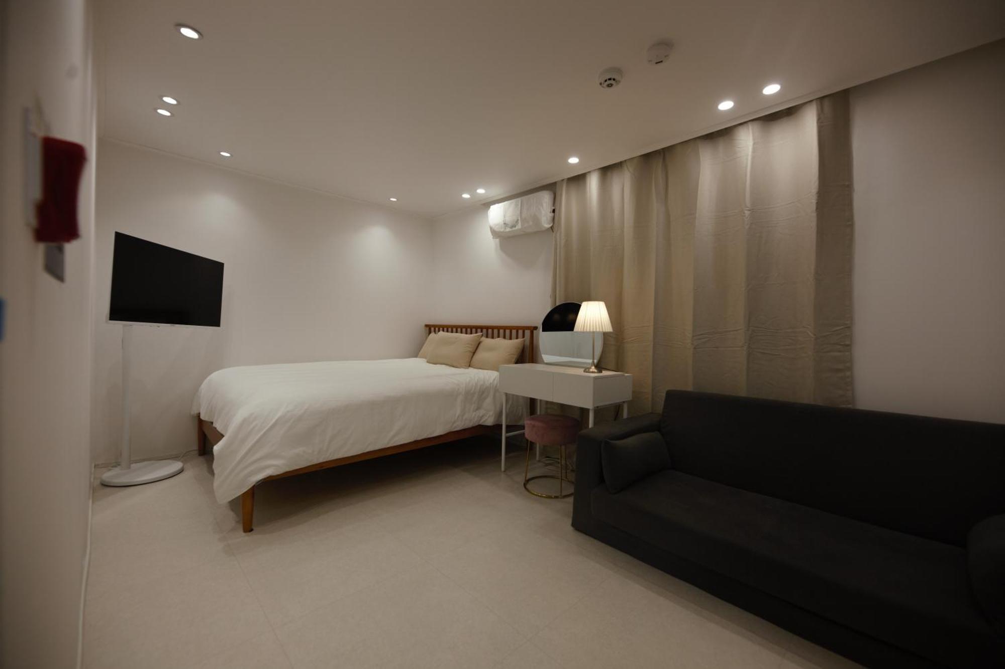 Apartment Mari House *